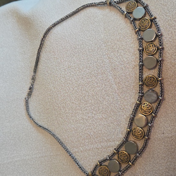 EUC Arabic Necklace